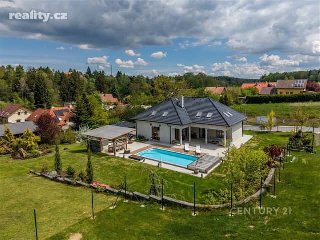 Prodej dům 5+kk, 340 m², pozemek 1.893 m², U Koupaliště, Družec, okres Kladno