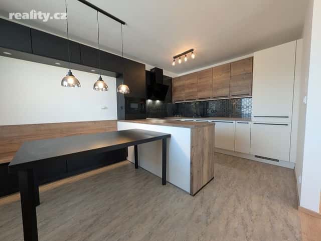 Pronájem byt 3+kk, 101 m², cihla, osobní, Kříženeckého náměstí, Praha 5 – Hlubočepy