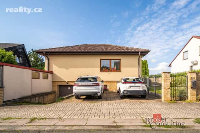 Prodej dům 270 m², pozemek 2.024 m², Nová, Krchleby, okres Nymburk