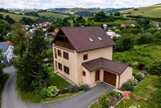 Prodej dům 256 m², pozemek 1.170 m², Kateřinice, okres Vsetín