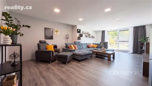 Prodej dům 6+1, 284 m², pozemek 1.154 m², Roštín, okres Kroměříž