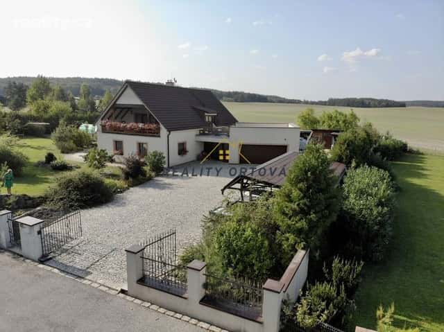 Prodej dům 435 m², pozemek 3.000 m², Domousnice – Skyšice, okres Mladá Boleslav