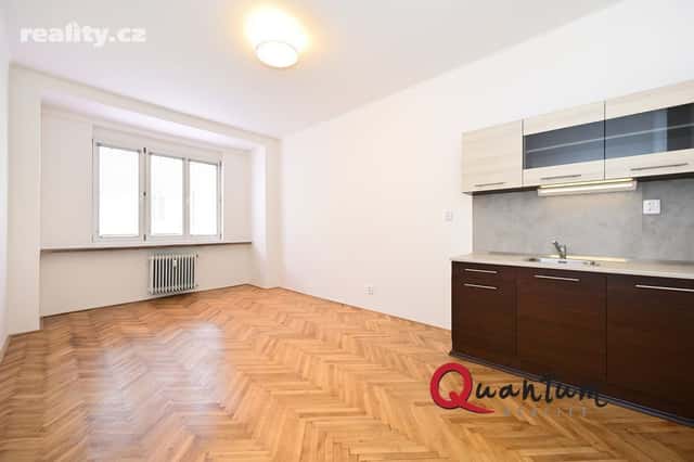 Pronájem byt 1+kk, 29 m², cihla, osobní, Baranova, Praha 3 – Žižkov