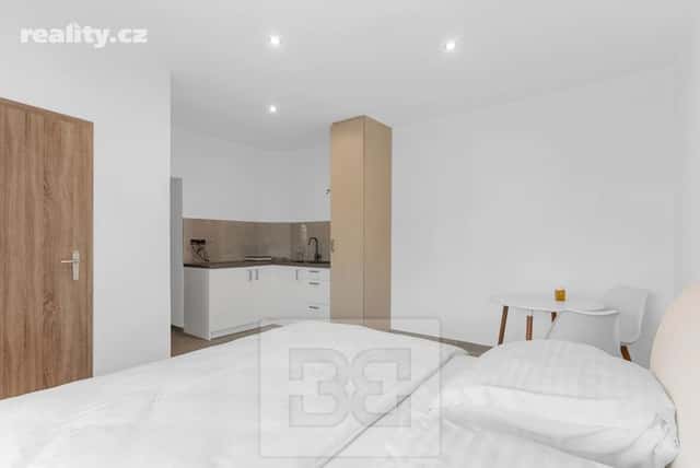 Pronájem byt 1+kk, 23 m², cihla, osobní, Velké Hamry, okres Jablonec nad Nisou