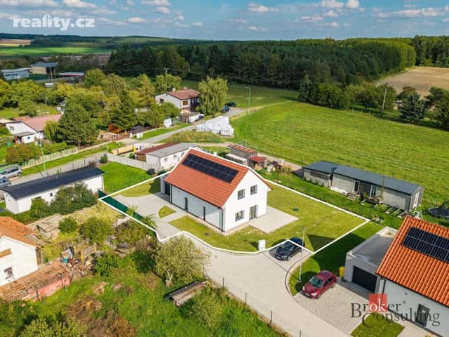 Prodej dům 165 m², pozemek 723 m², Lovčice, okres Hradec Králové