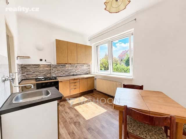 Pronájem byt 3+1, 82 m², cihla, osobní, U Dívčích hradů, Praha 5 – Smíchov