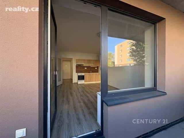 Pronájem byt 1+kk, 28 m², cihla, osobní, Armádní, Milovice – Mladá, okres Nymburk
