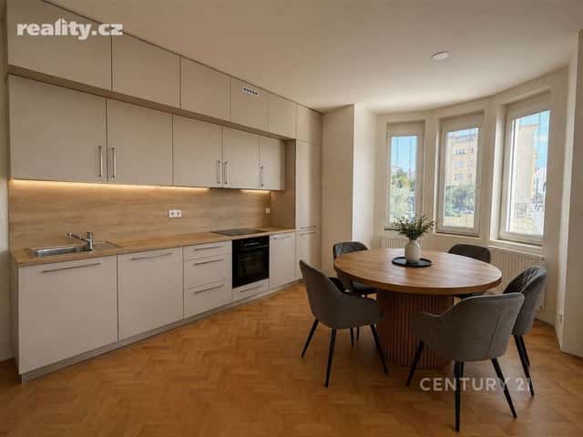 Pronájem byt 2+kk, 61 m², cihla, osobní, Jeseniova, Praha 3 – Žižkov