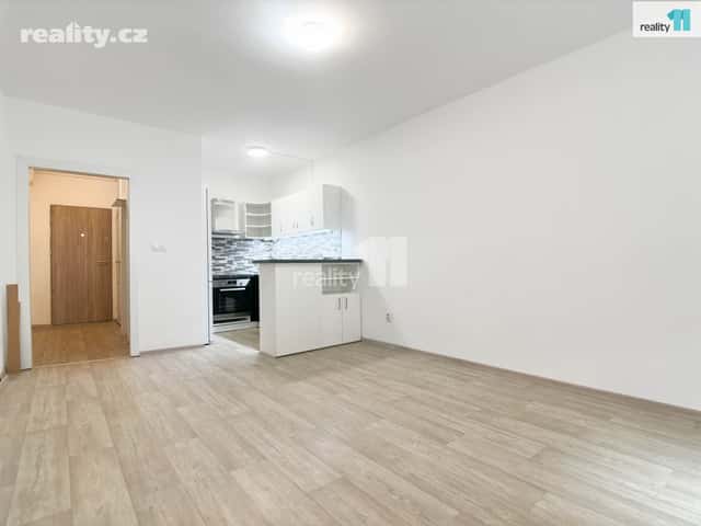 Pronájem byt 2+kk, 38 m², panel, osobní, Družba, Hulín, okres Kroměříž