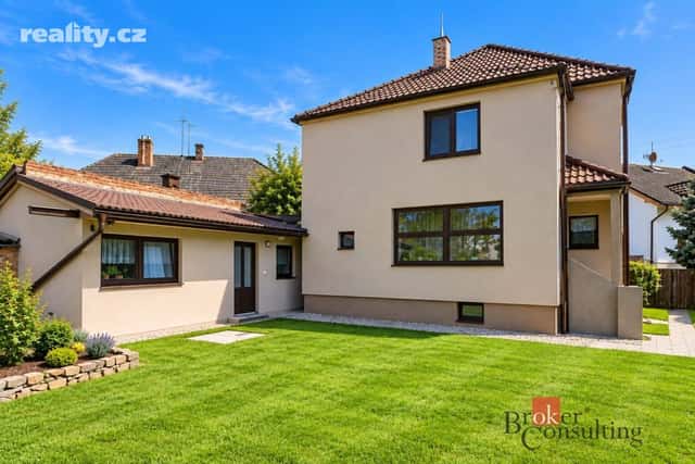 Prodej dům 126 m², pozemek 1.880 m², Hradčanská, Pardubice – Svítkov