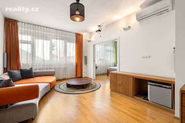 Pronájem byt 2+1, 79 m², cihla, osobní, Křižíkova, Praha 8 – Karlín