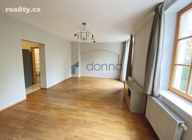 Pronájem byt 3+1, 100 m², cihla, osobní, Rybalkova, Praha 10 – Vršovice