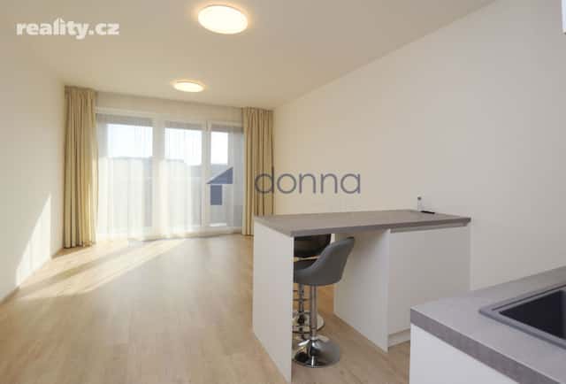 Pronájem byt 1+kk, 39 m², osobní, Výstavní, Praha 4 – Háje