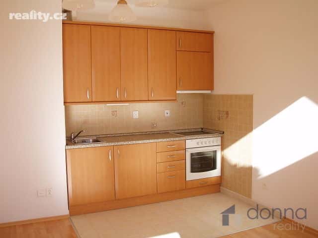 Pronájem byt 1+kk, 34 m², cihla, osobní, Padovská, Praha 10 – Horní Měcholupy