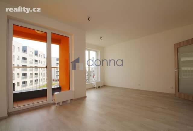 Pronájem byt 1+kk, 33 m², cihla, osobní, Ke kříži, Praha 10 – Uhříněves
