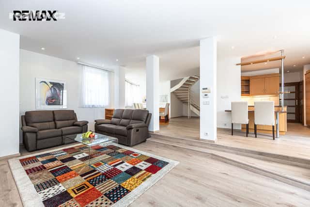 Pronájem dům 256 m², pozemek 222 m², Diamantová, Praha 5 – Slivenec