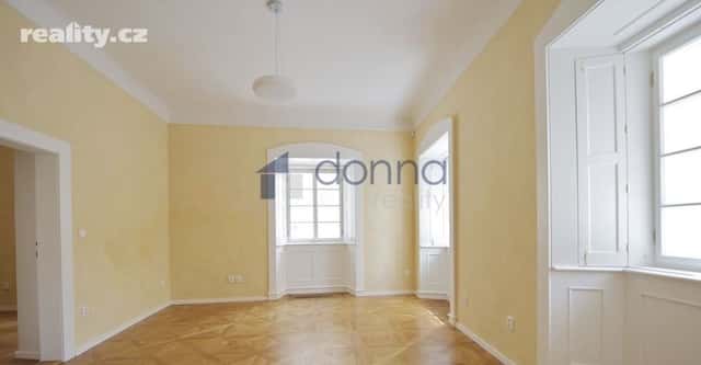 Pronájem byt 2+1, 54 m², cihla, osobní, Šporkova, Praha 1 – Malá Strana