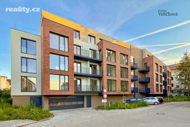 Prodej byt 1+kk, 30 m², osobní, Na Střezině, Hradec Králové
