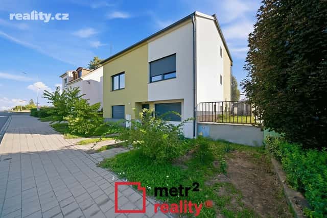 Prodej dům 303 m², pozemek 954 m², Charváty, okres Olomouc