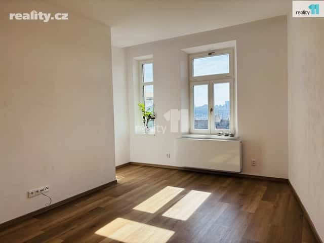 Pronájem byt 1+1, 37 m², cihla, osobní, Krymská, Praha 10 – Vršovice