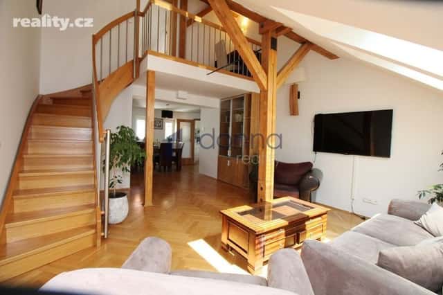 Pronájem byt 3+1, 118 m², cihla, osobní, Na Kozačce, Praha 2 – Vinohrady