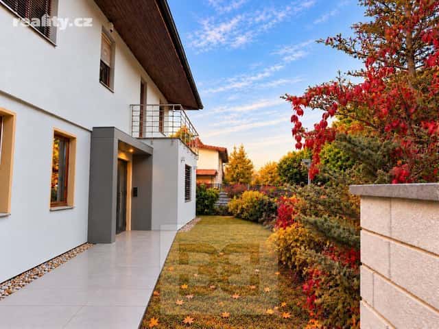 Pronájem byt 2+kk, 45 m², cihla, osobní, V Solníkách, Roztoky, okres Praha-západ