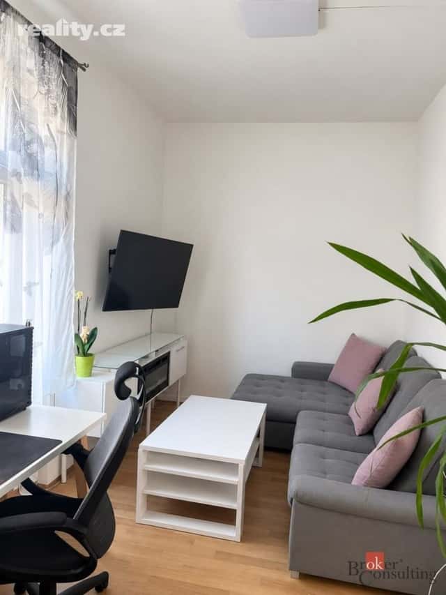 Pronájem byt 2+kk, 46 m², osobní, Šmídova, Radvanice a Bartovice, okres Ostrava-město