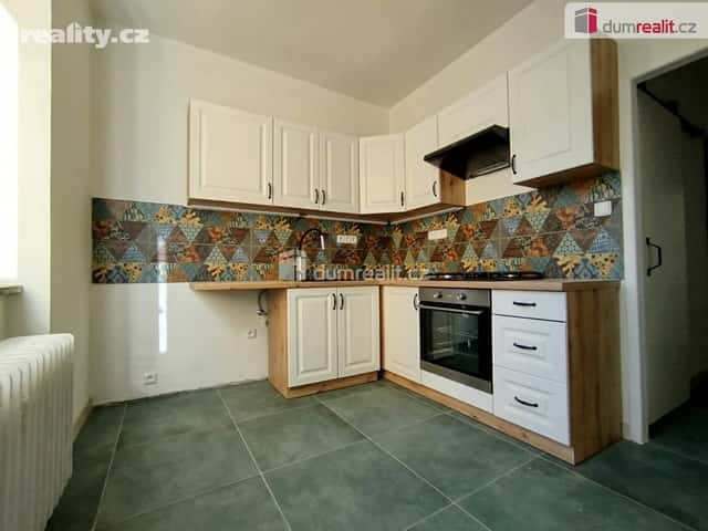 Pronájem byt 2+1, 57 m², osobní, K. Čapka, Karlovy Vary