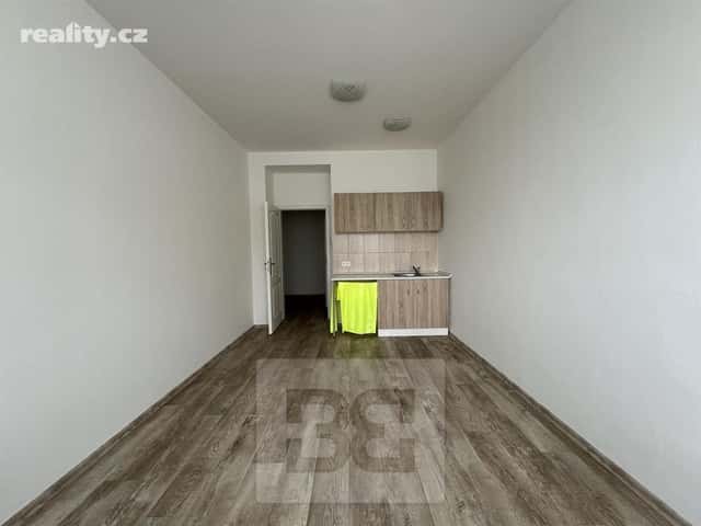 Pronájem byt 1+kk, 30 m², osobní, Radlická, Praha 5 – Smíchov