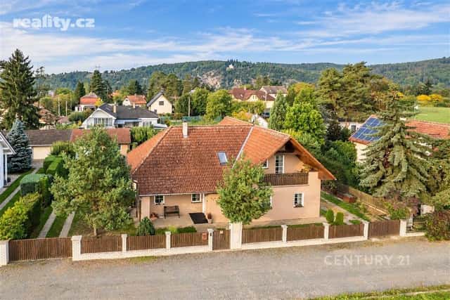 Prodej dům 7+kk, 240 m², pozemek 1.048 m², V Klících, Hradištko – Rajchardov, okres Praha-západ