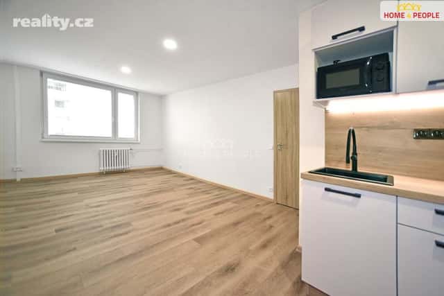 Pronájem byt 2+kk, 44 m², panel, osobní, Kolín