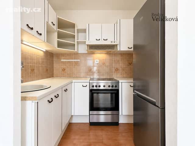 Pronájem byt 2+kk, 48 m², cihla, osobní, Dukelská třída, Hradec Králové – Pražské Předměstí