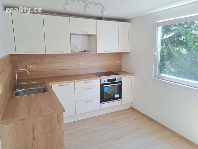 Pronájem byt 3+1, 77 m², osobní, Kamenný Přívoz, okres Praha-západ
