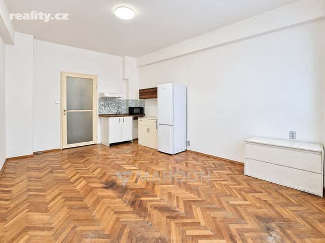 Pronájem byt 1+kk, 30 m², cihla, osobní, Vinařská, Praha 7 – Holešovice