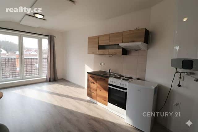 Pronájem byt 1+kk, 22 m², cihla, osobní, Škvorec – Třebohostice, okres Praha-východ
