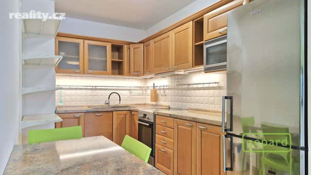 Pronájem byt 3+kk, 80 m², panel, družstevní, Hovorčovická, Praha 8 – Kobylisy