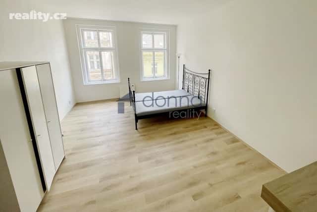 Pronájem byt 1+1, 42 m², cihla, osobní, Lublaňská, Praha 2 – Nové Město