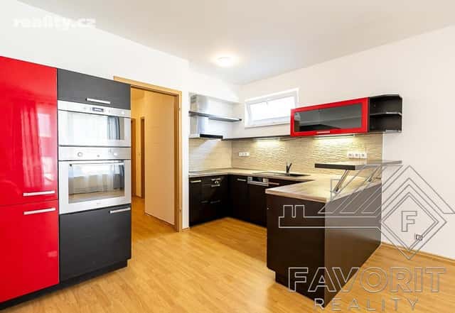 Pronájem byt 2+kk, osobní, Chlebovická, Praha 9 – Letňany