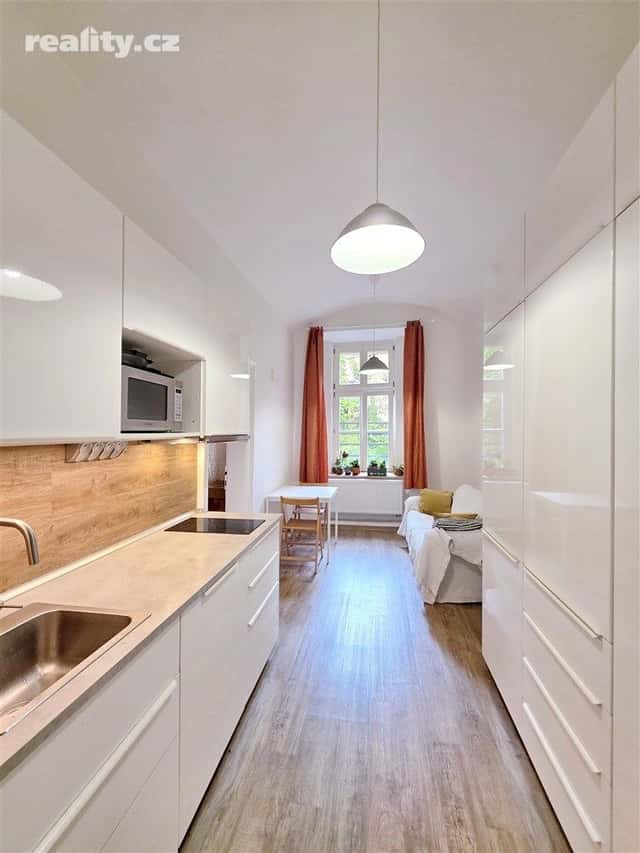 Pronájem byt 2+kk, 32 m², cihla, družstevní, Balbínova, Praha 2 – Vinohrady