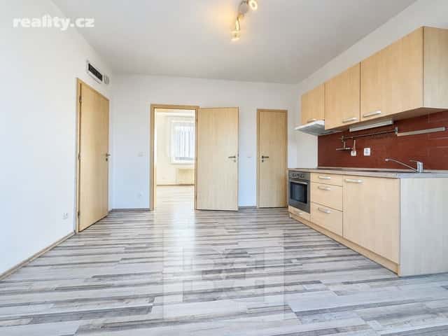 Pronájem byt 2+kk, 40 m², cihla, osobní, Luleč, okres Vyškov