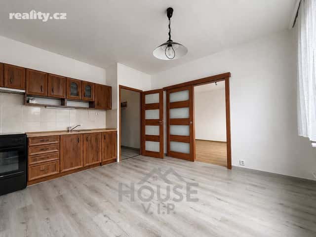 Pronájem byt 2+kk, 37 m², panel, družstevní, Antala Staška, Teplice – Trnovany