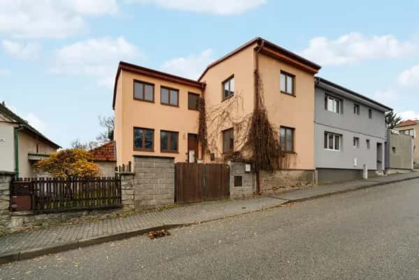 Rodinný se dvěma bytovými jednotkami, mezonetem a zahradou, 310 m2, Rosice, Husova čtvrť, Rosice, okres Brno-venkov