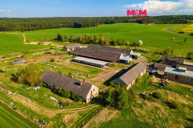 Prodej zemědělského objektu, s pozemkem 28 683 m2, Černovice, Černovice, okres Domažlice