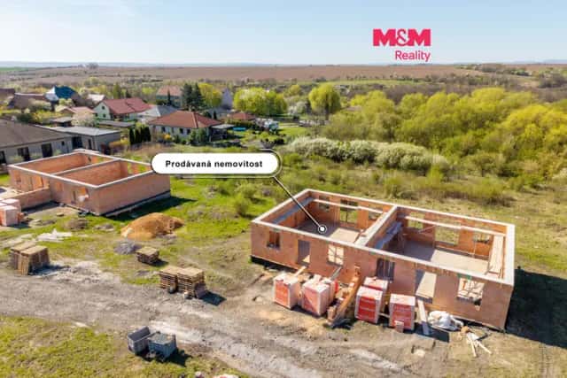 Prodej pozemku s hrubou stavbou k bydlení, 831 m2, Hrušovany, Hrušovany, okres Chomutov