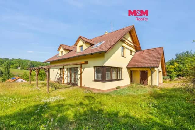 Prodej rodinného domu, 240 m2, 1302 m2 pozemek, obec Mořina, Mořina, okres Beroun