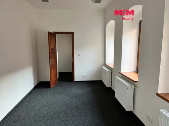 Pronájem kancelářského prostoru, 40 m2, Louny, ul. Mírové n., Mírové náměstí, Louny