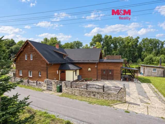 Prodej domu 7+1 v obci Linhartovy, Město Albrechtice, Město Albrechtice, okres Bruntál