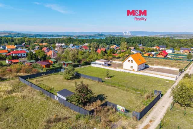 Prodej pozemku k bydlení, 943 m2, Vadkovice, Chbany, okres Chomutov