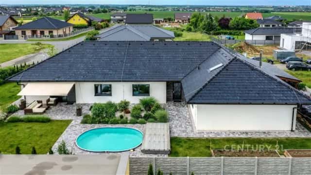 Prodej bezbariérového komfortního domu s bazénem a reprezentativním komerčním prostorem 8+2 – 540 m2, pozemek 1139 m2, Křenice – Praha Východ, V Kukli, Křenice, okres Praha-východ