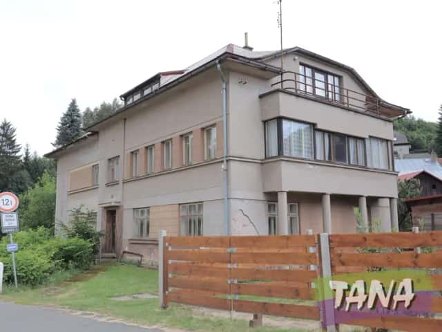 Prodej většího rodinného domu v obci Pecka, Pecka, okres Jičín